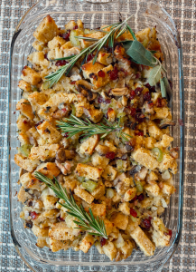 Nutrition coaching consultation with client in St. Louis